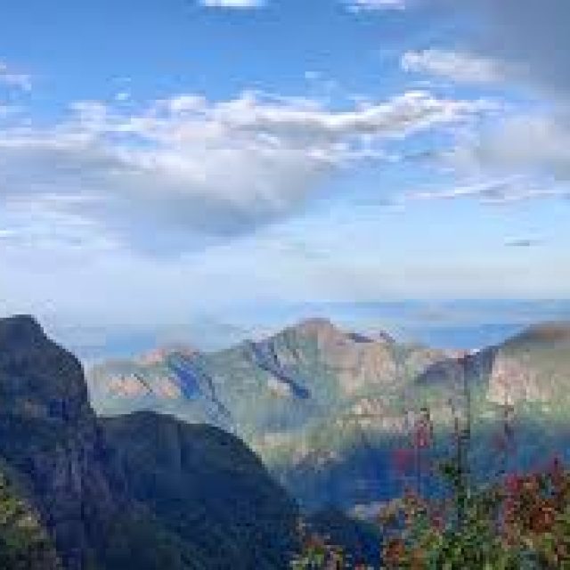 02 Nights / 03 days Knuckles Trekking Tour
